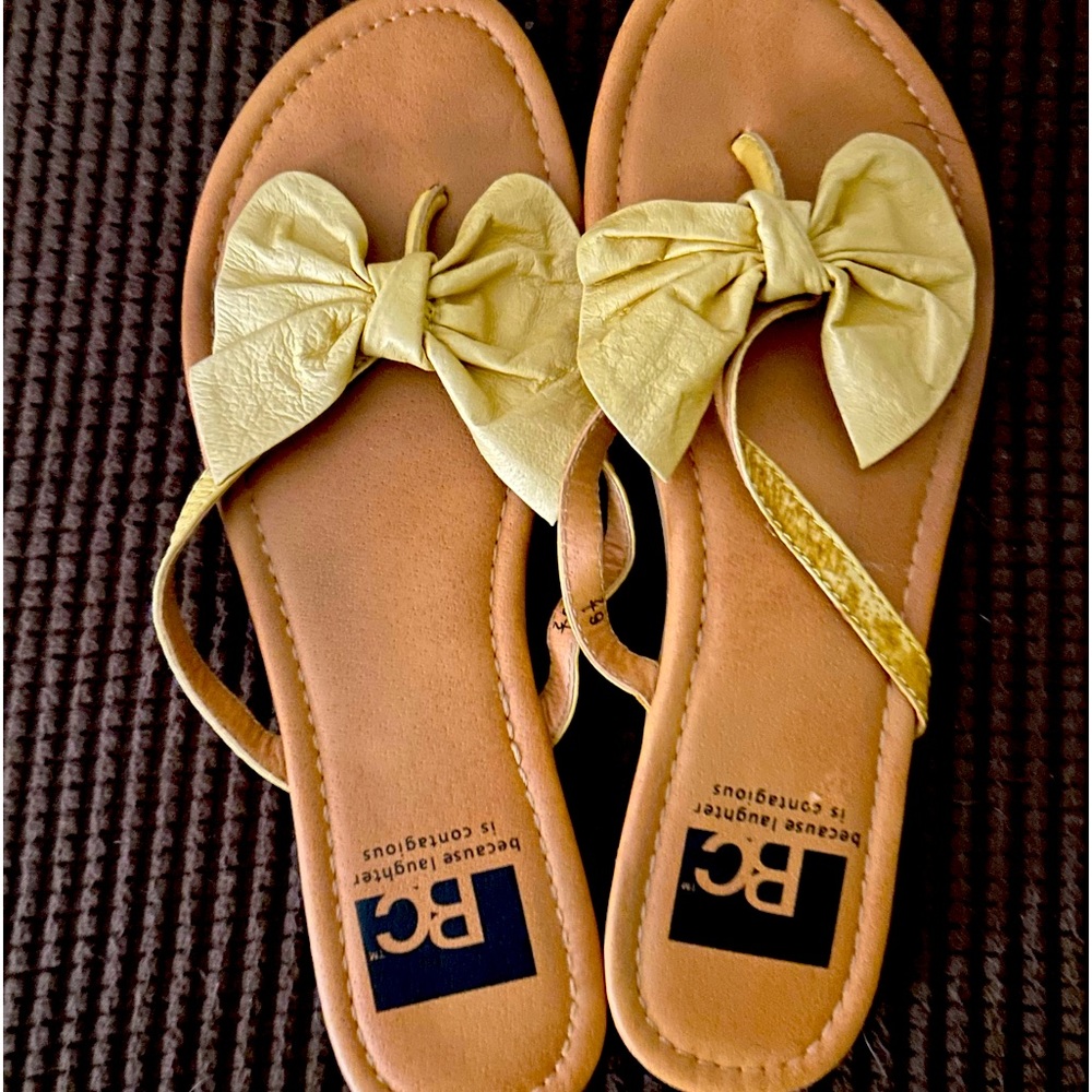 Yellow bow sandals